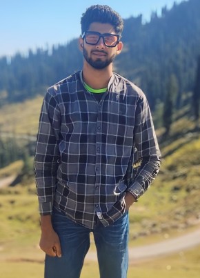 AJAZ, 18, India, Srinagar (Jammu and Kashmir)
