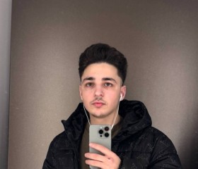 Yannis, 19, Moscow