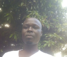 Eusébe, 43 года, Lomé