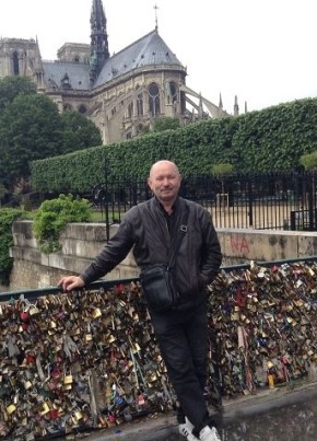 NICOLAE, 67, United States of America, Paris