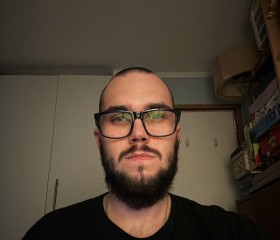 Maks, 27, East Patchogue