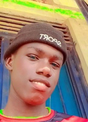Akol Hanington, 19, Uganda, Mbale