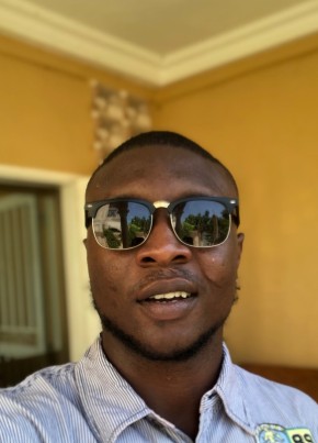 Latif, 24, Burkina Faso, Ouagadougou