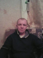 Oleg, 44, Russia, Velsk