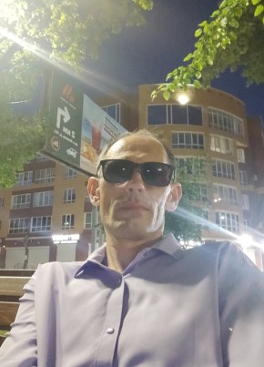Алексей Смирнов из Рыбинска 47 лет