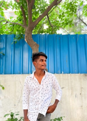 PAVAN, 20, India, Hyderabad