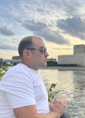 Сергей из Москвы 32 года