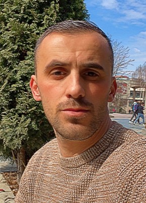 Isa, 32, Republika e Kosovës, Llazicë