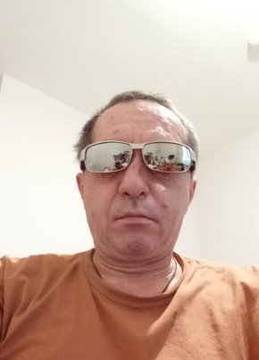 Владимир из Нового Уренгоя 54 года