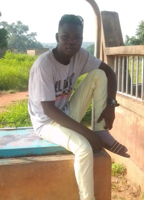 Totao, 21, Burkina Faso, Garango