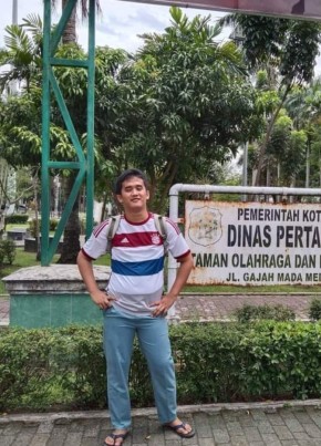 Parlindungan Man, 22, Indonesia, Kota Medan