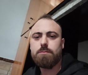 Salvatore, 32, Acerra