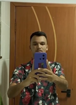 Mikael из Pedra Azul 26 лет