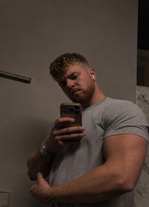Daniel из Burglegenfeld 27 лет