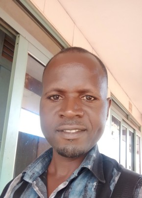Kana, 39, Uganda, Kampala