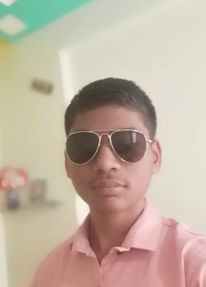 King, 19, India, Nashik