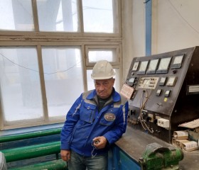 Юрий, 53 года, Топки