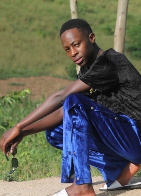 Mugisha, 20, Republika y’u Rwanda, Kigali