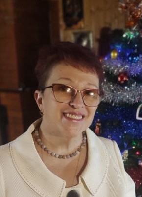 Татьяна, 66, Россия, Луга