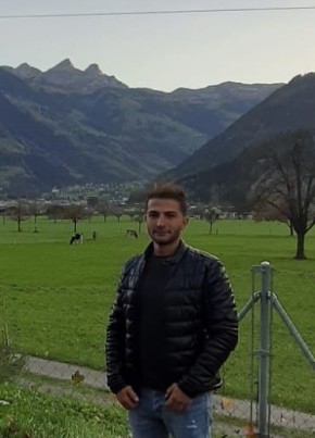 Ibrahim, 22, Repubblica Italiana, Cologno Monzese
