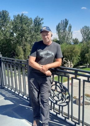 Олег, 54, Россия, Выездное