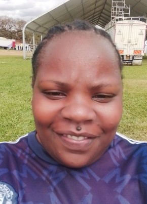 Olivia Njue из Nairobi 33 года