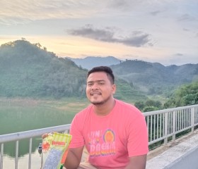 LEE, 21, Yaring