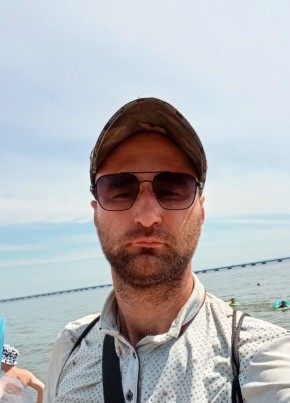 Денис из Трудовое 33 года