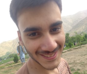 Ilham, 22, London