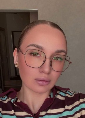 Даша из Саратова 27 лет