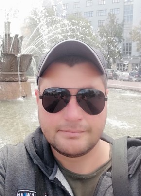 Антон, 35, Россия, Сургут