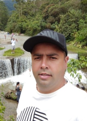 Julian, 40, República de Colombia, Medellín