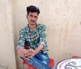 Qasim G, 20 лет, لاہور
