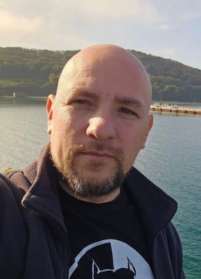 Павел из Артема 43 года