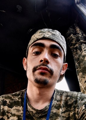 Олександр из Харькова 22 года