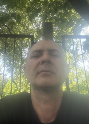 Роман из Жуковския 48 лет