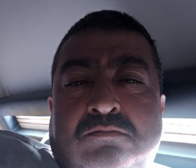 Seref, 45, Innsbruck