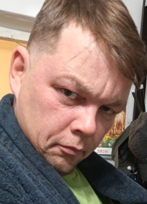 Максим из Екатеринбурга 20 лет
