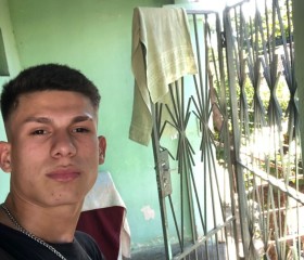 Brian, 18, Asuncion