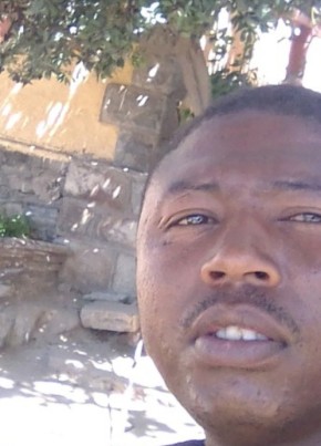 Quera, 34, Namibia, Windhoek