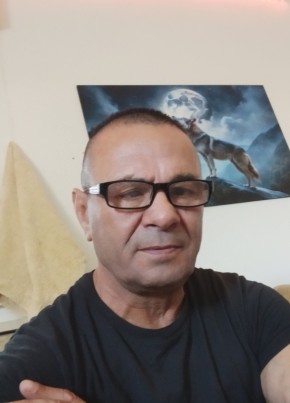 Садай из Duisburg 63 года