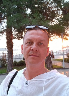 Илья из Воткинска 44 года