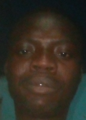 Mana, 24, République Togolaise, Lomé
