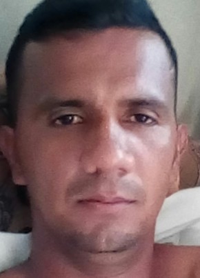 Nahum Zavala, 40, República de Honduras, Tegucigalpa