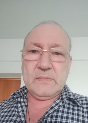 Юрий Иванов