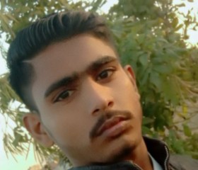 Aliraza Sadi, 20, Tandlianwala
