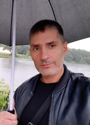 Юрий из Москвы 43 года