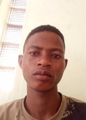 Moses из Lagos 24 года