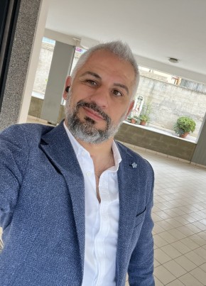 Maurizio, 43, Repubblica Italiana, Bari