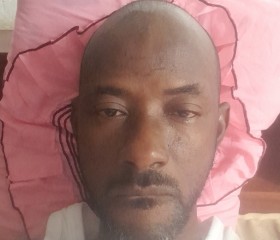 Bah, 40, Gueckedou